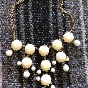 NWOT white and gold necklace